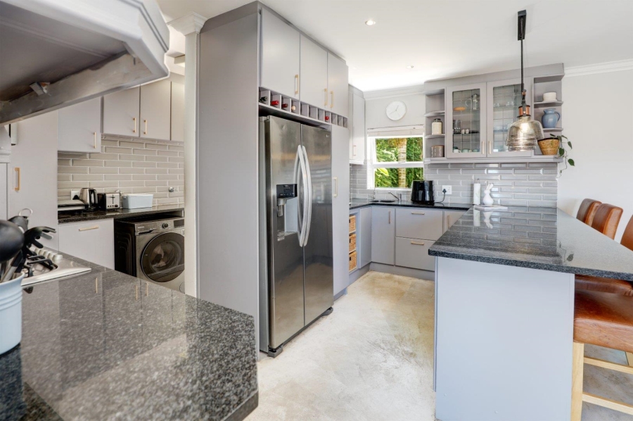 4 Bedroom Property for Sale in Van Riebeeckshof Western Cape